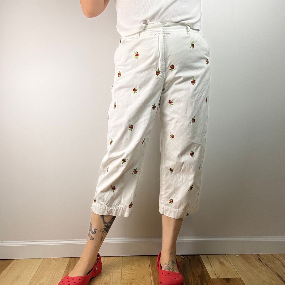 Chadwicks embroidered strawberry capri petal pusher pants size 12